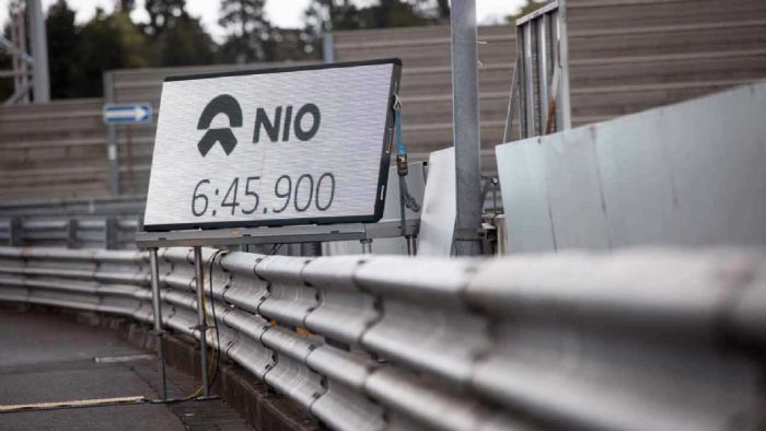Το Nio EP9 γκρέμισε το παλιό ρεκόρ κατά 19,22 δλ., το οποίο είχε κάνει πρόσφατα η Lamborghini Huracan Performante με επίδοση 6:52.01 λεπτά.